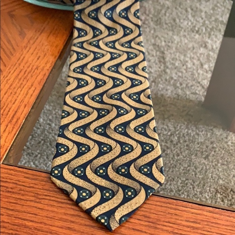 Lord & Taylor Metropolitan Tie Pre Owned